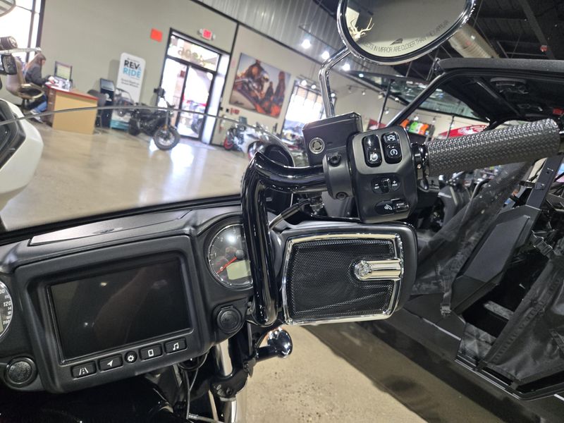 Used 2022 Indian Motorcycle CHIEFTAIN BLACK METALLIC 49ST BASE Image 17