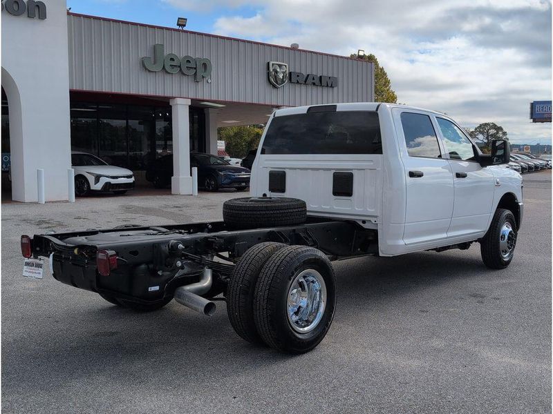 New 2026 RAM 3500 Tradesman Crew Cab Chassis 4x4 60