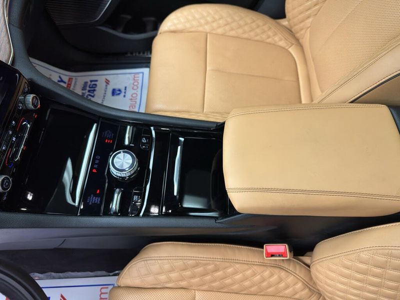 Used 2023 Jeep Grand Cherokee SummitImage 11