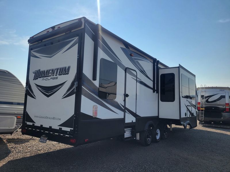 Used 2017 GRAND DESIGN MOMENTUM M- 388M Image 3