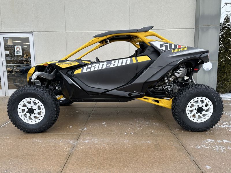 2024 Can-Am Maverick R X rs 999T DCTImage 2