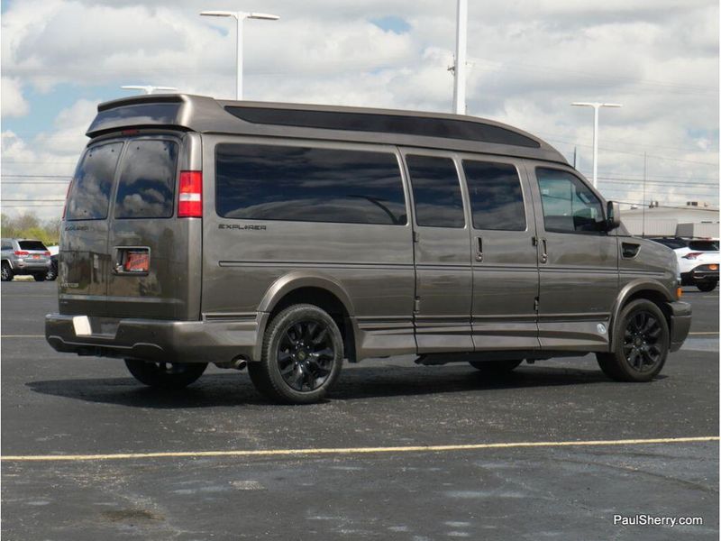 2023 Chevrolet Express Image 9