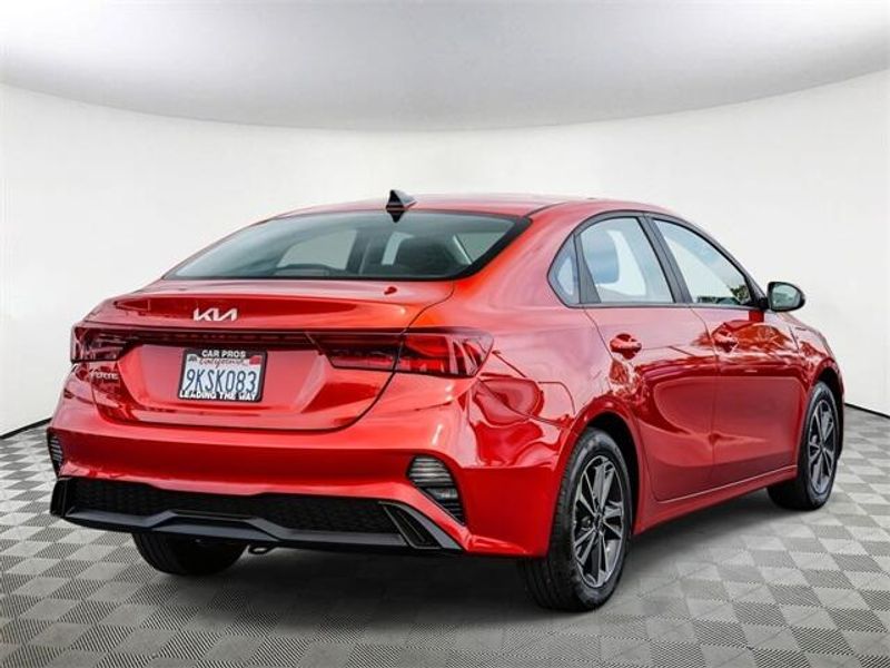 2024 Kia Forte LXSImage 8