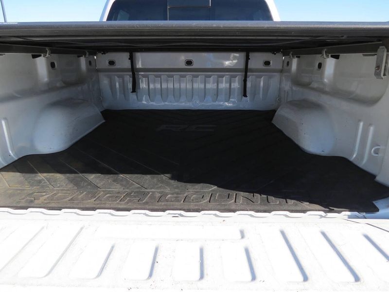 Used 2016 Chevrolet Silverado 1500 LTZ 4x4 4dr Crew Cab 5.8 ft. SBImage 8