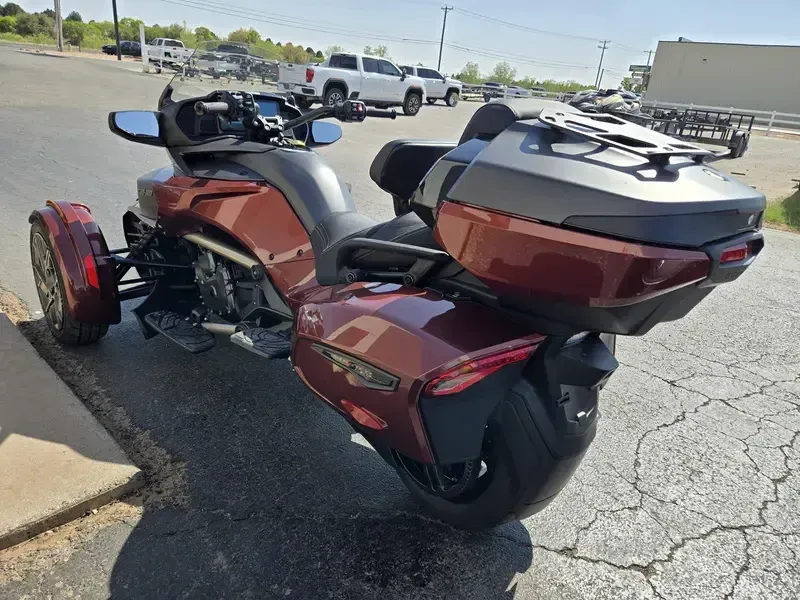 NEW 2026 CAN-AM SPYDER F3 LIMITED SPECIAL SERIES Image 5