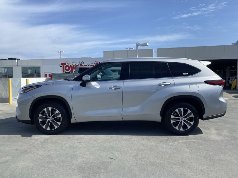 2022 Toyota Highlander XLEImage 7