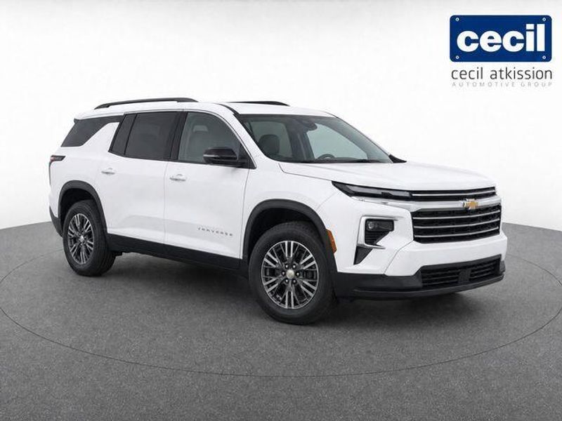 Used 2026 Chevrolet Traverse LT