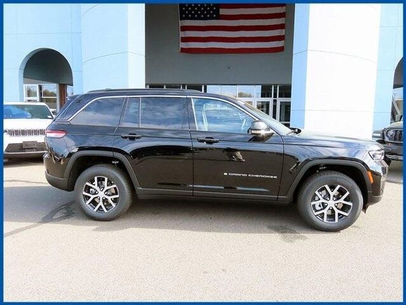 2025 Jeep Grand Cherokee LimitedImage 3