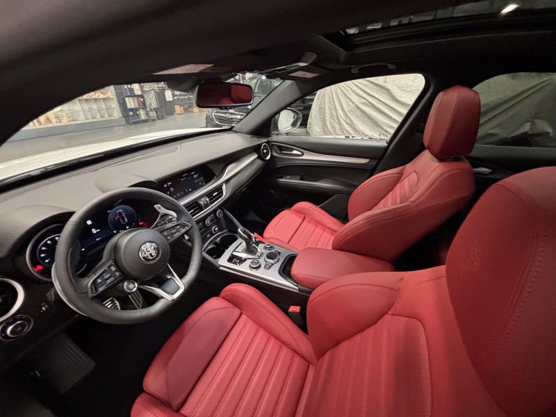 New 2025 Alfa Romeo Stelvio AwdImage 5