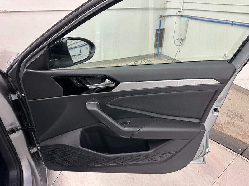 2019 Volkswagen Jetta R-LineImage 29