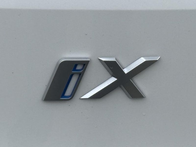2025 BMW iX xDrive50Image 13