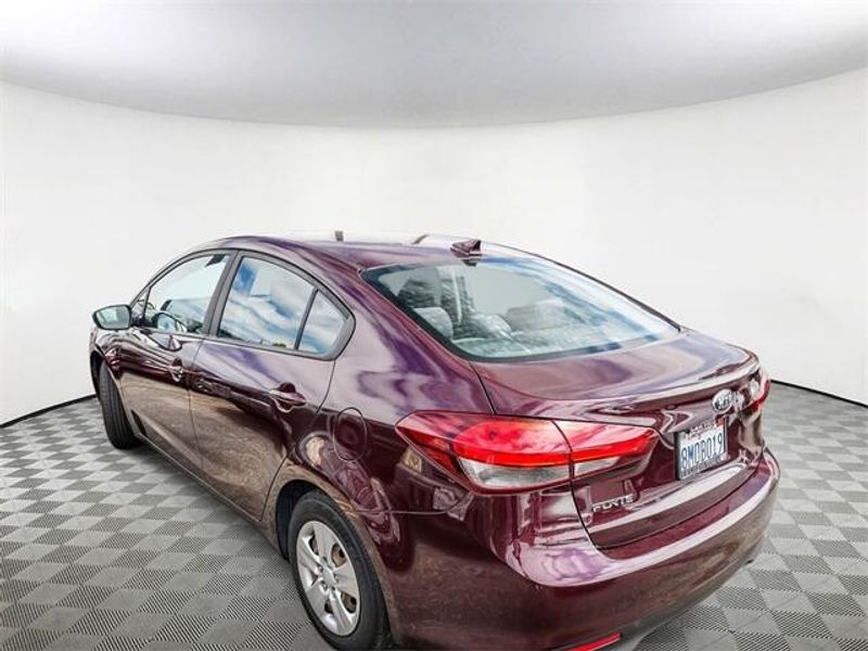 Used 2018 Kia Forte LXImage 6