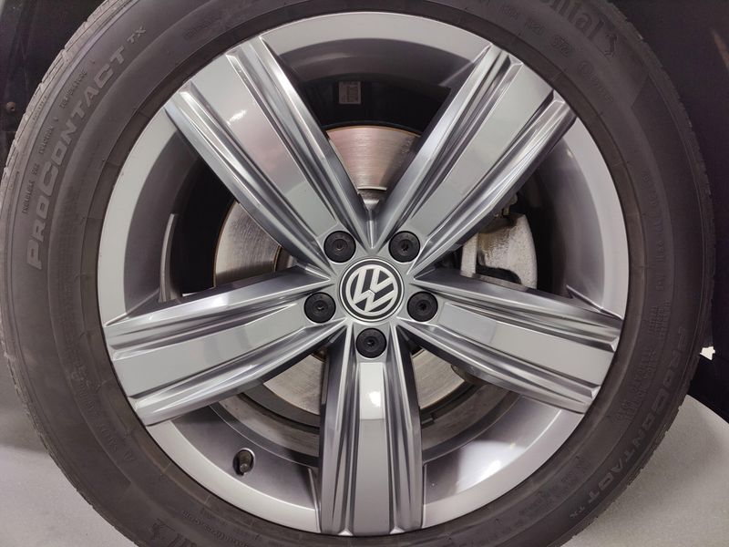 2019 Volkswagen Tiguan SEL Premium AWD w/Sunroof/NavImage 32
