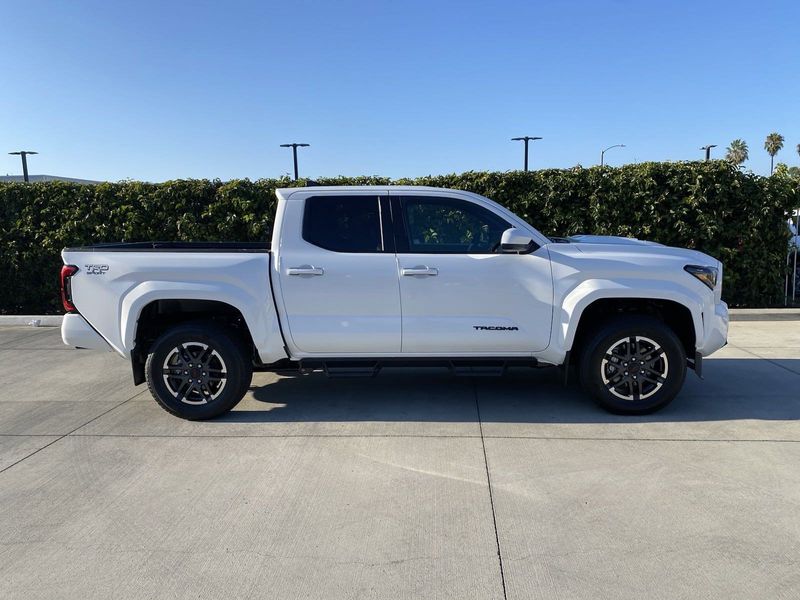 2024 Toyota Tacoma TRD SportImage 3