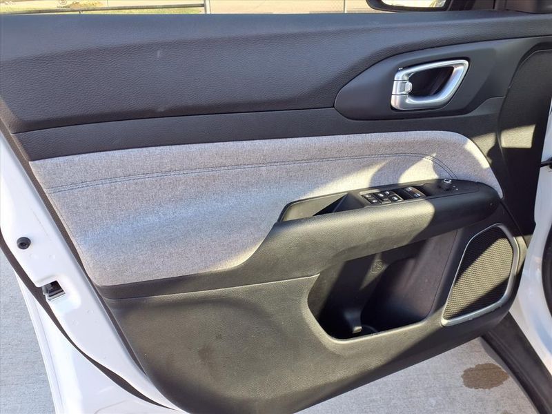 Used 2023 Jeep Compass LatitudeImage 14