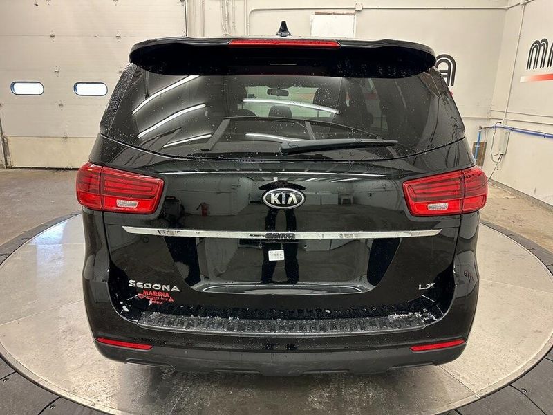 2020 Kia Sedona LXImage 14