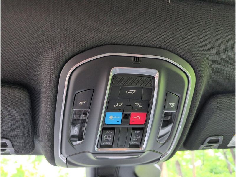 New 2025 Jeep Grand Cherokee Laredo X 4x2Image 28