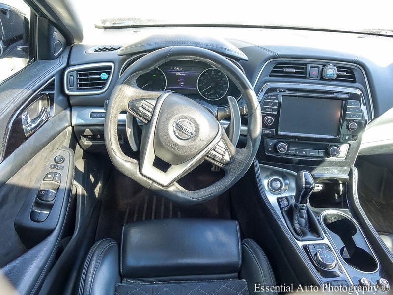 2016 Nissan Maxima SR photo 3