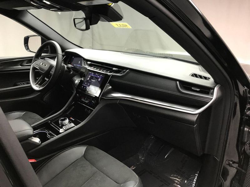 Used 2023 Jeep Grand Cherokee L AltitudeImage 22