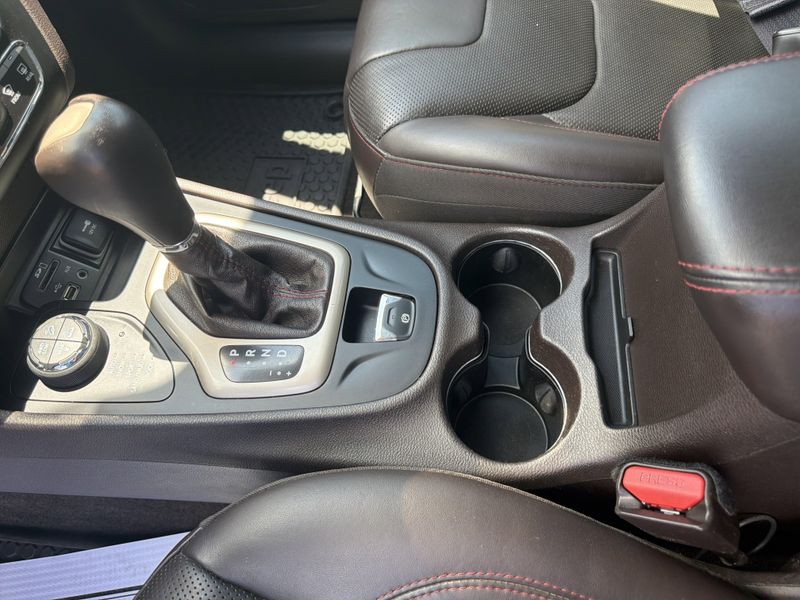 Used 2016 Jeep Cherokee TrailhawkImage 37
