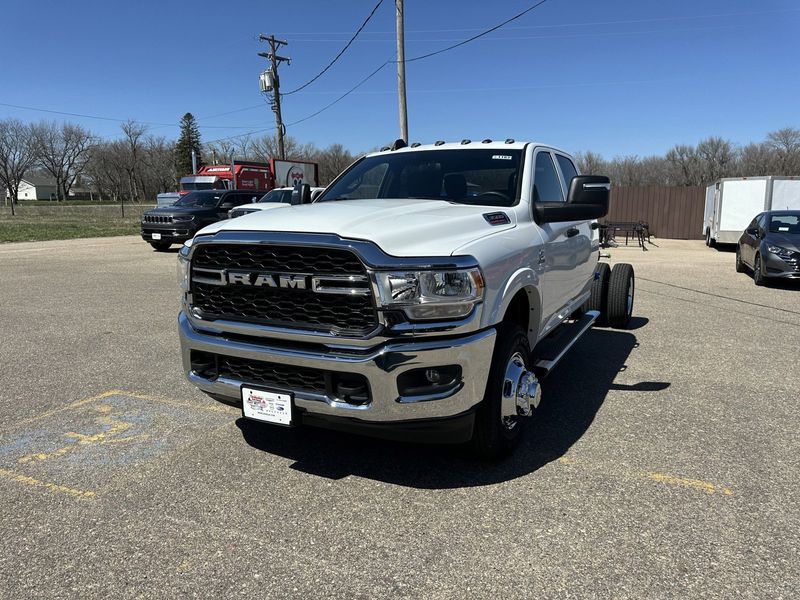 2024 RAM 3500 Tradesman Crew Cab Chassis 4x4 60