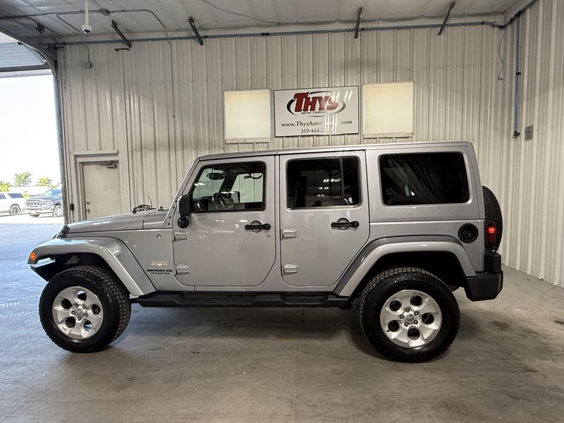Used 2014 Jeep Wrangler Unlimited SaharaImage 11