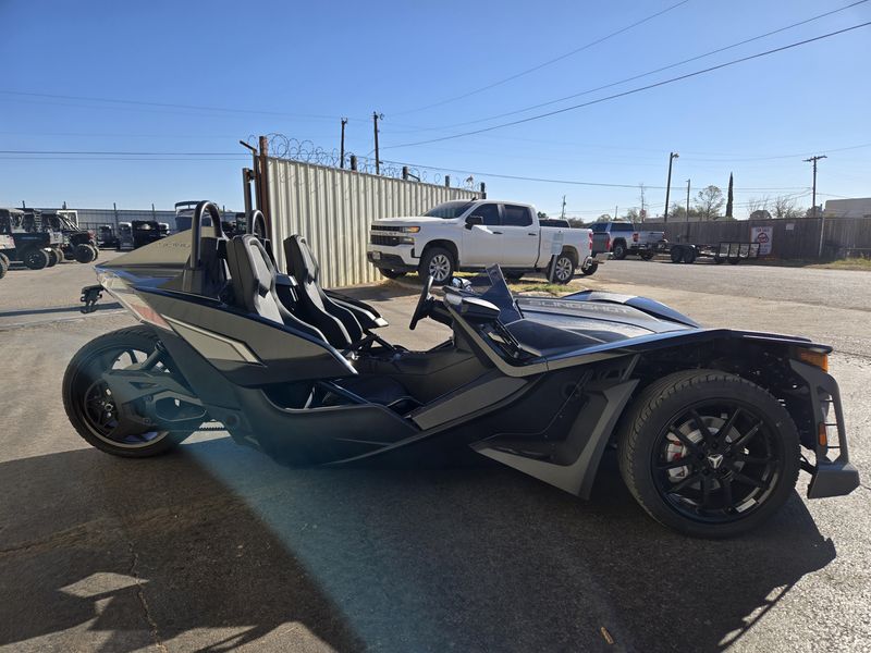 NEW 2025 POLARIS SLINGSHOT SLR AUTODRIVE Image 2