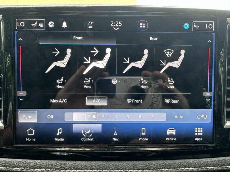 2021 Chrysler Pacifica Limited photo 4