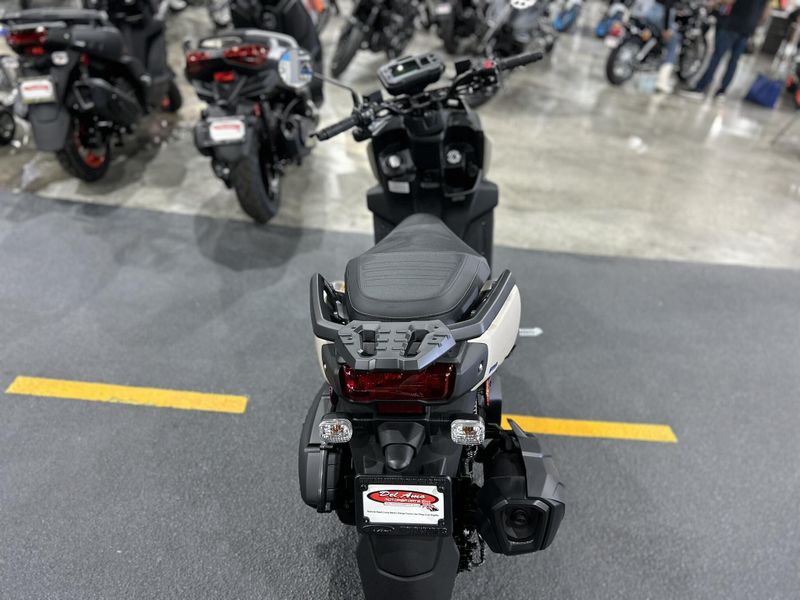 New 2025 Yamaha ZUMA 125 Image 5