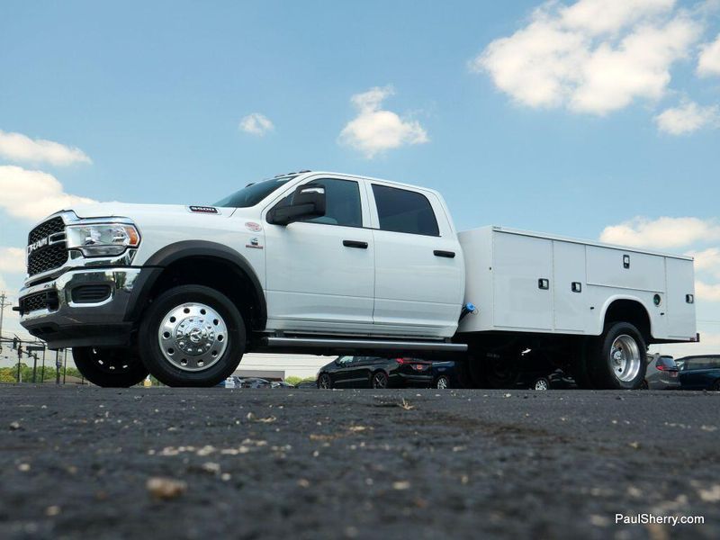 New 2024 RAM 5500 Tradesman Chassis Crew Cab 4x4 84