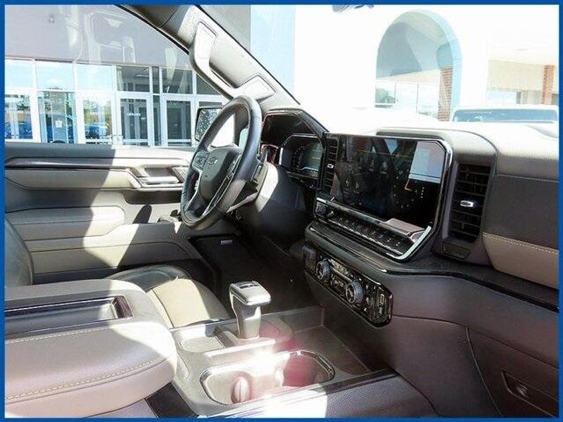 2022 Chevrolet Silverado 1500 ZR2 photo 9