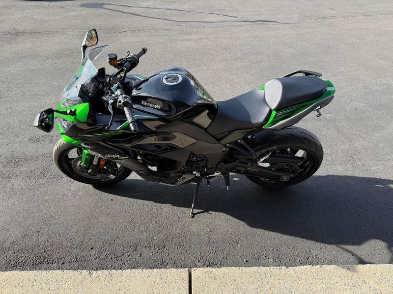 2023 Kawasaki Ninja 1000 SXImage 2