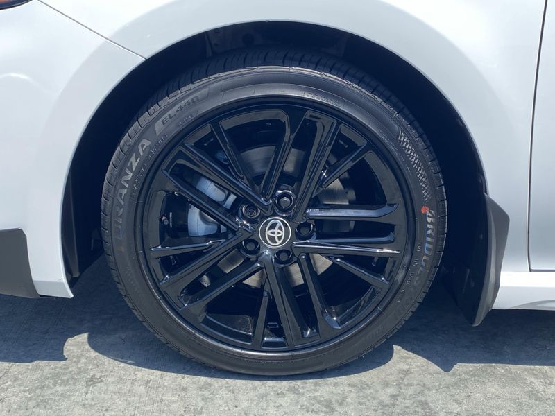 New 2025 Toyota Camry SEImage 8