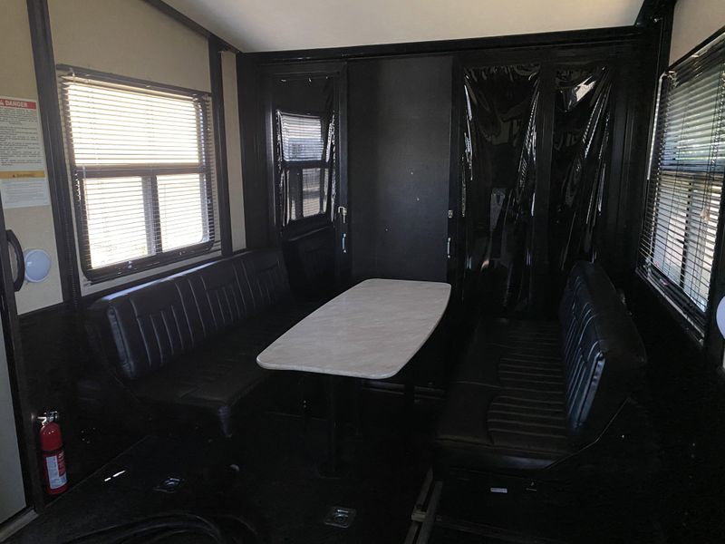 2016 JAYCO SEISMIC 4112 Image 17