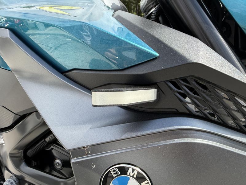 2025 BMW F 900 R