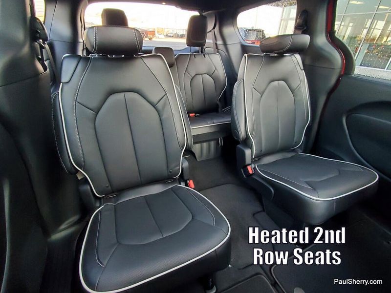 New 2026 Chrysler Pacifica Limited