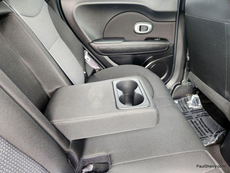2017 Kia Soul +Image 29