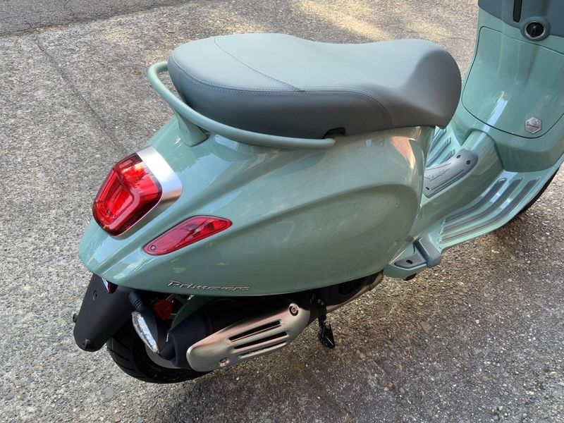New 2027 Vespa PRIMAVERA 150 80TH ANNIVERSARY 
