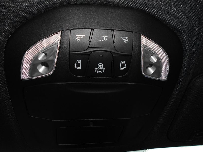 2025 Chrysler Pacifica SelectImage 25