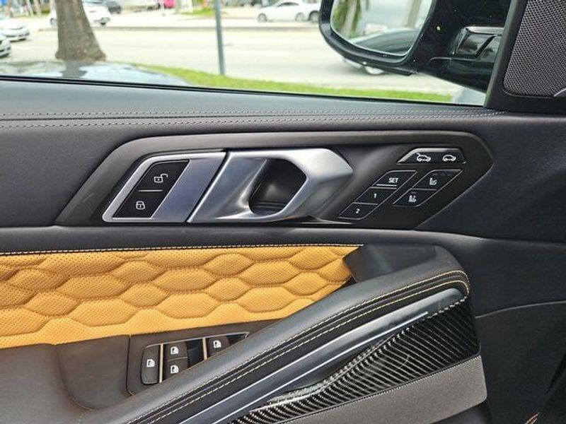 2022 Bmw X6 M photo 22