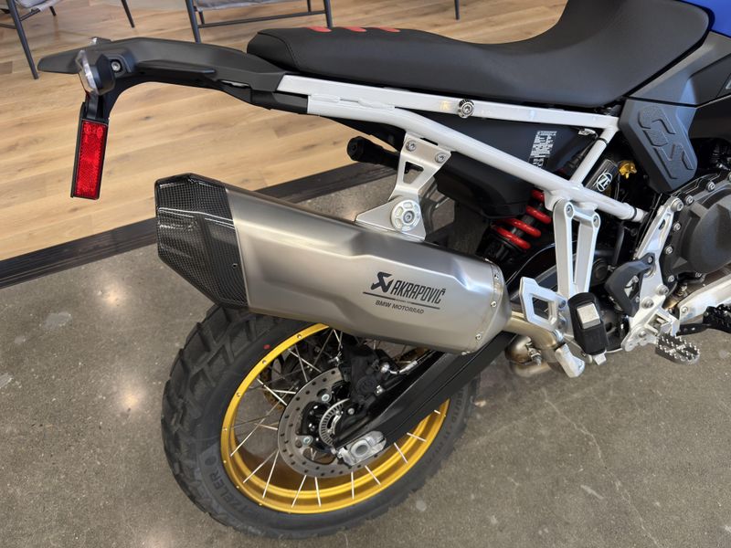 2025 BMW F 900 GS - LIGHT WHITE RACING BLUE RACING RED 