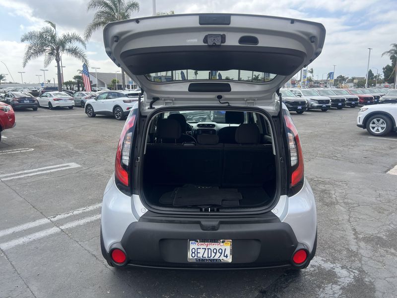 2016 Kia Soul BaseImage 17