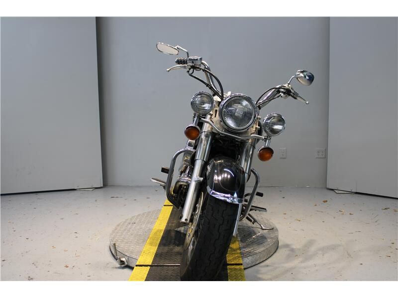 2002 Yamaha V-STAR 1100 Image 4