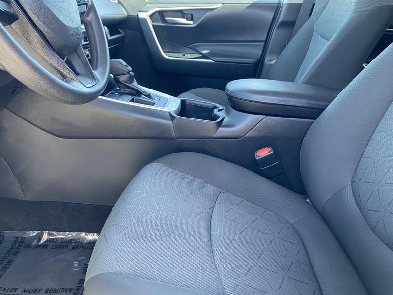 2023 Toyota RAV4 XLEImage 18