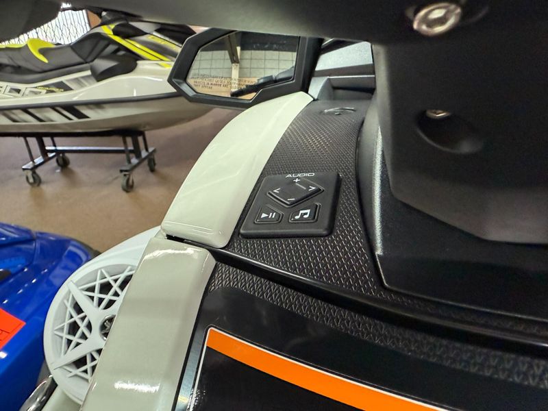 New 2025 Yamaha VX CRUISER HO W&sol;AUDIO Image 8