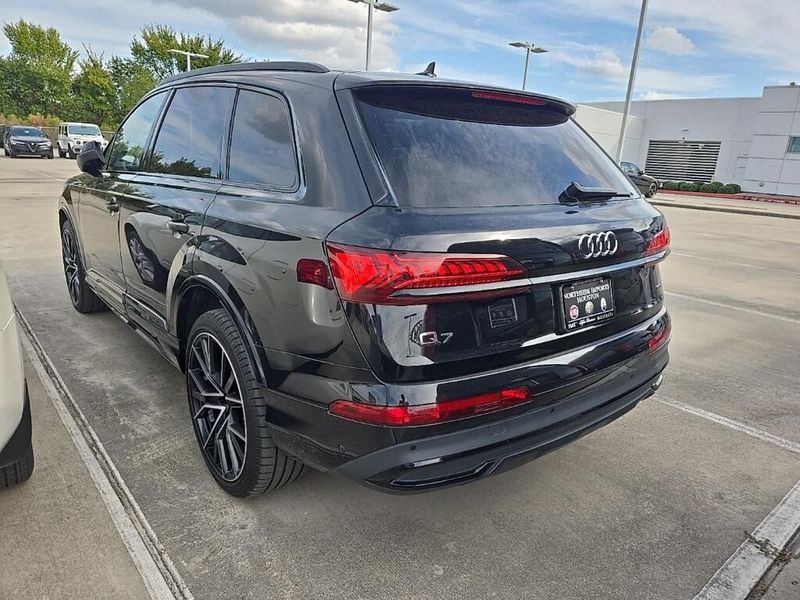 Used 2022 Audi Q7 55 PrestigeImage 4