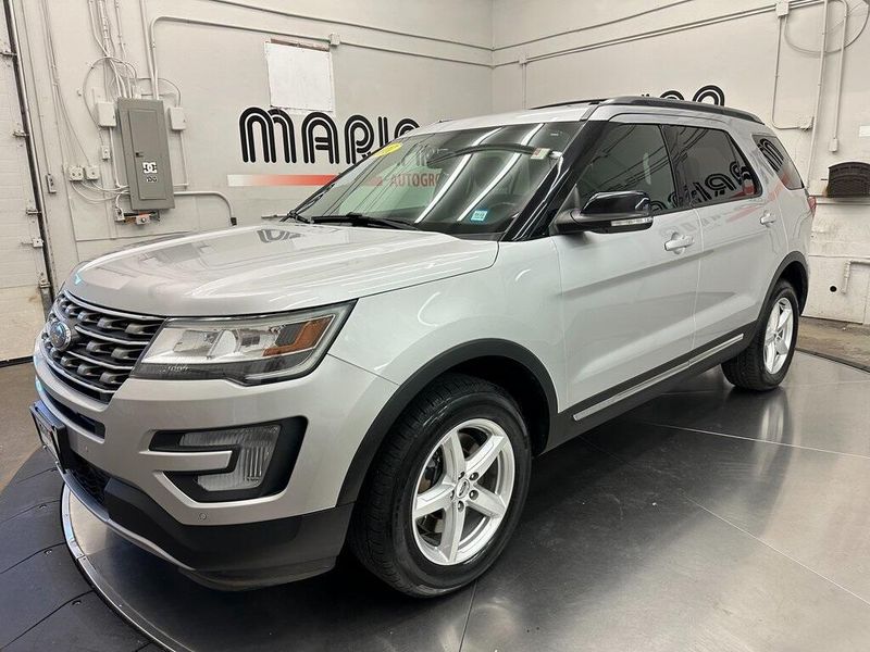 2017 Ford Explorer XLTImage 12