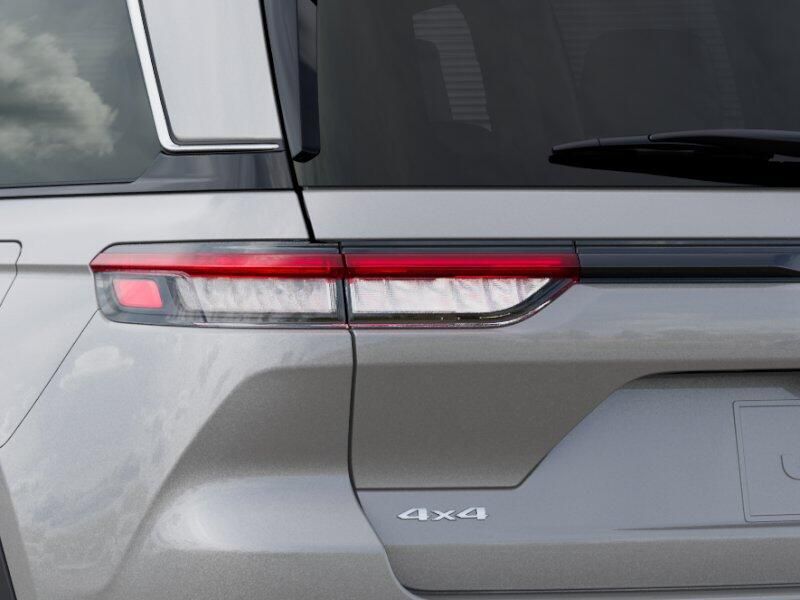 New 2025 Jeep Grand Cherokee Laredo X 4x4