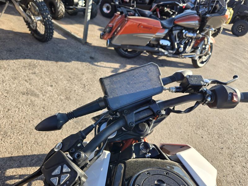 USED 2019 KTM DUKE 390 Image 10