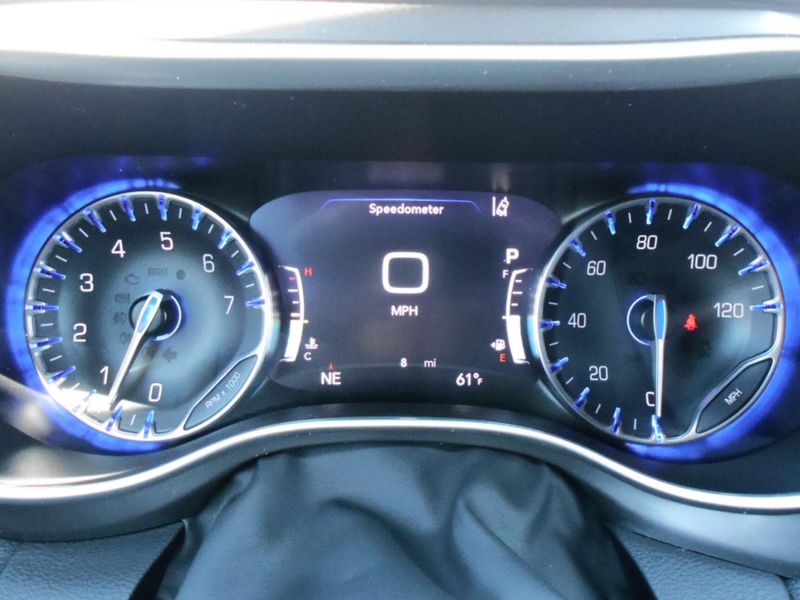 2025 Chrysler Pacifica SelectImage 24